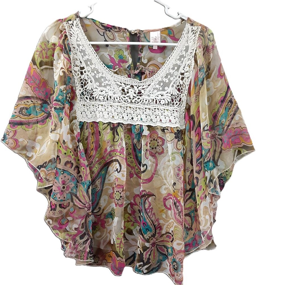Rue 21 Juniors Top Size XL Pullover, Sheer Lightweight Frayed Edge See Photo